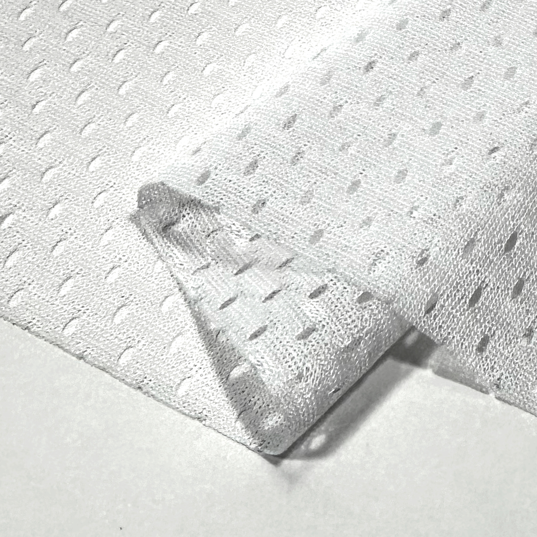 Resto-Core Pocket Mesh 100 - 100 fabric texture and appearance